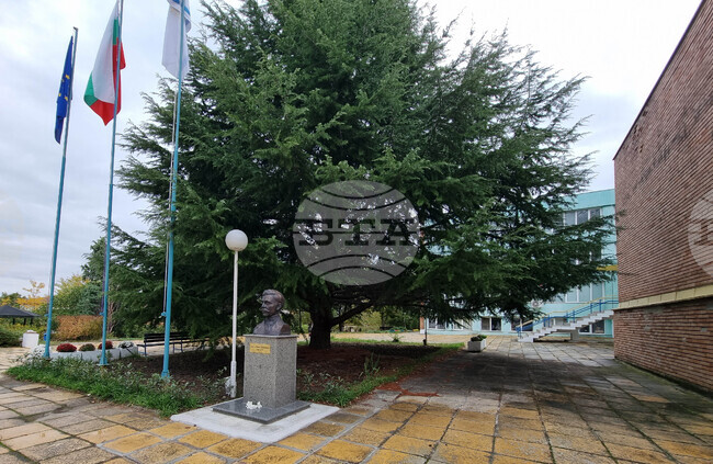 Училището за ученици с нарушено зрение „Проф. д-р Иван Шишманов“ във Варна отбелязва 120-годишнина