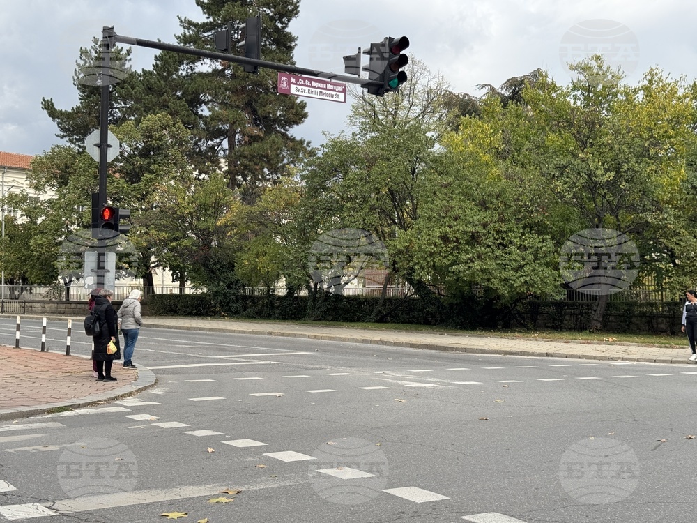 Полицията в Казанлък извършва проверки във връзка с видеоклип с насилие между ученички, публикуван в социалните мрежи