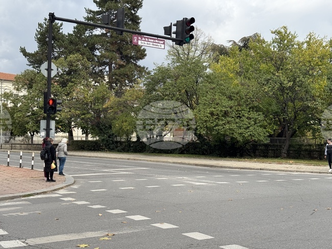 Полицията в Казанлък извършва проверки във връзка с видеоклип с насилие между ученички, публикуван в социалните мрежи