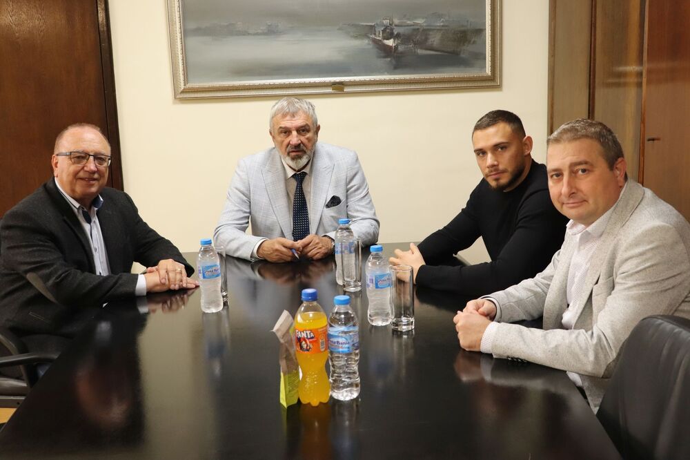 Областният управител и русенските депутати от ГЕРБ-СДС обсъдиха напредъка на България към еврозоната