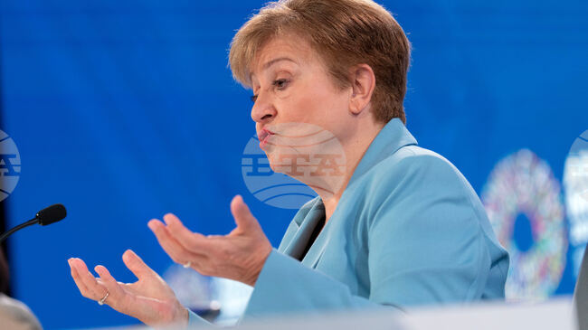 Перспективите за световната икономика остават вяли и обвити в несигурност, пише Кристалина Георгиева за „Икономист“