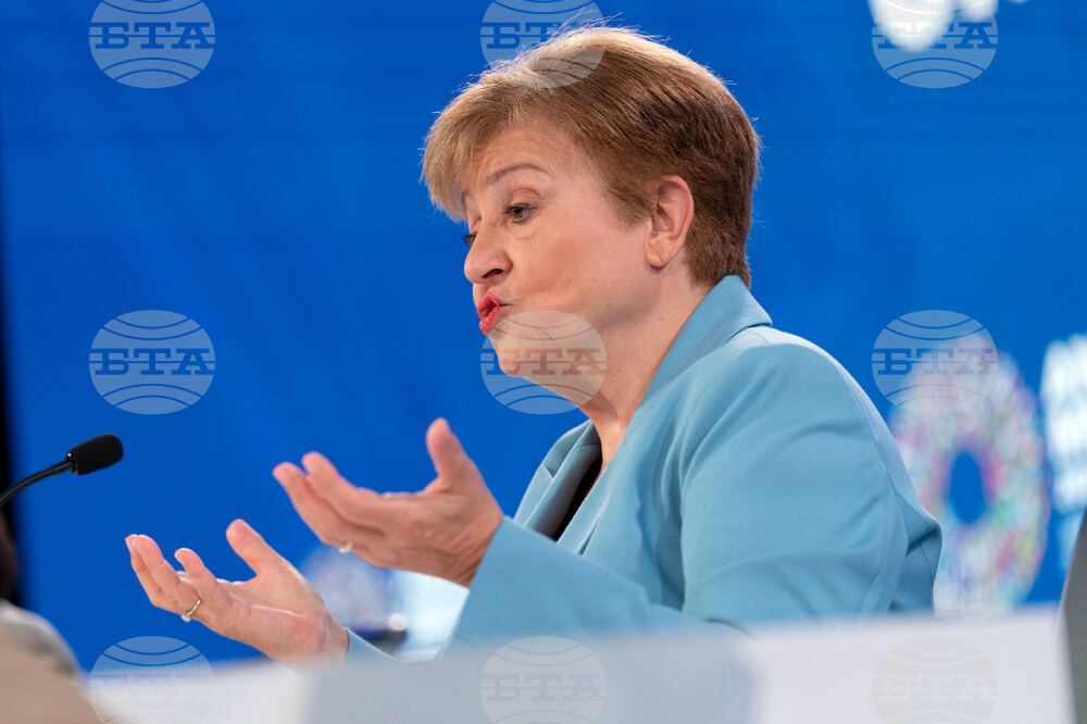 Перспективите за световната икономика остават вяли и обвити в несигурност, пише Кристалина Георгиева за „Икономист“