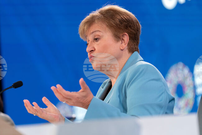 Перспективите за световната икономика остават вяли и обвити в несигурност, пише Кристалина Георгиева за „Икономист“