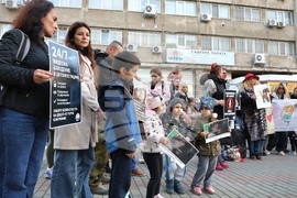 Варна - Протест срещу насилието над деца