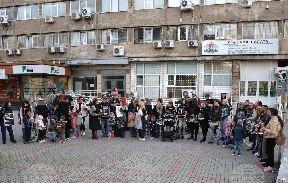 Варна - Протест срещу насилието над деца