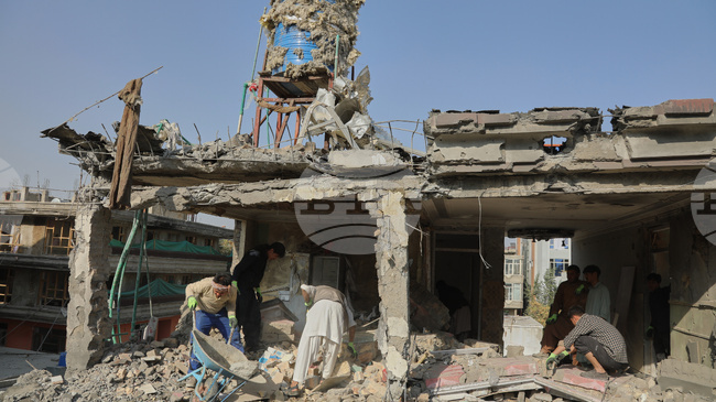 Четирима души бяха убити при пакистански артилерийски обстрел на Афганистан, съобщиха местните власти