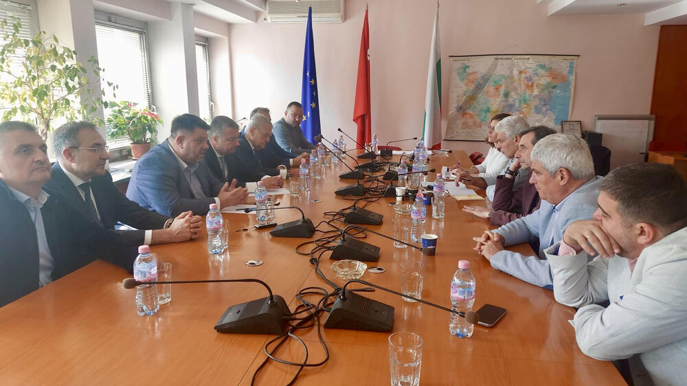 БСП-ОЛ и синдикатите: Държавата има нужда от предвидимост и стабилност