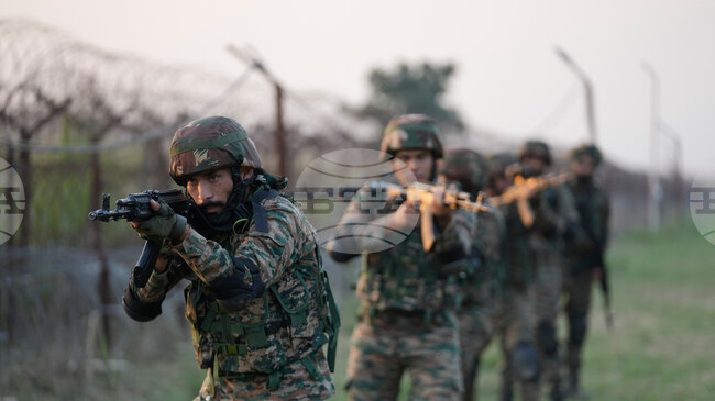 Индия обвини базирани в Пакистан ислямистки групировки и още шестима души за нападението срещу туристи в Кашмир през април