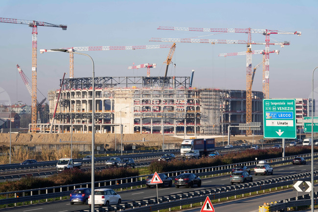 Организаторите на Зимните олимпийски игри през 2026-а защитиха размера на пързалката за хокей на лед