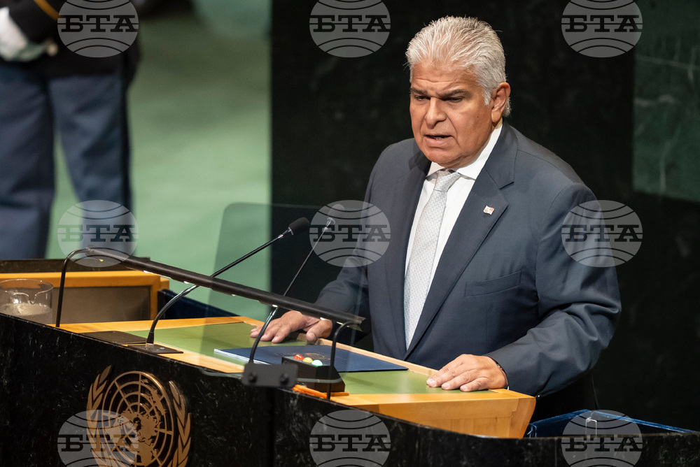 Панамският президент отрече страната да участва във враждебни действия срещу Венецуела