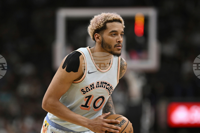 Spurs Sochan Injured Basketball