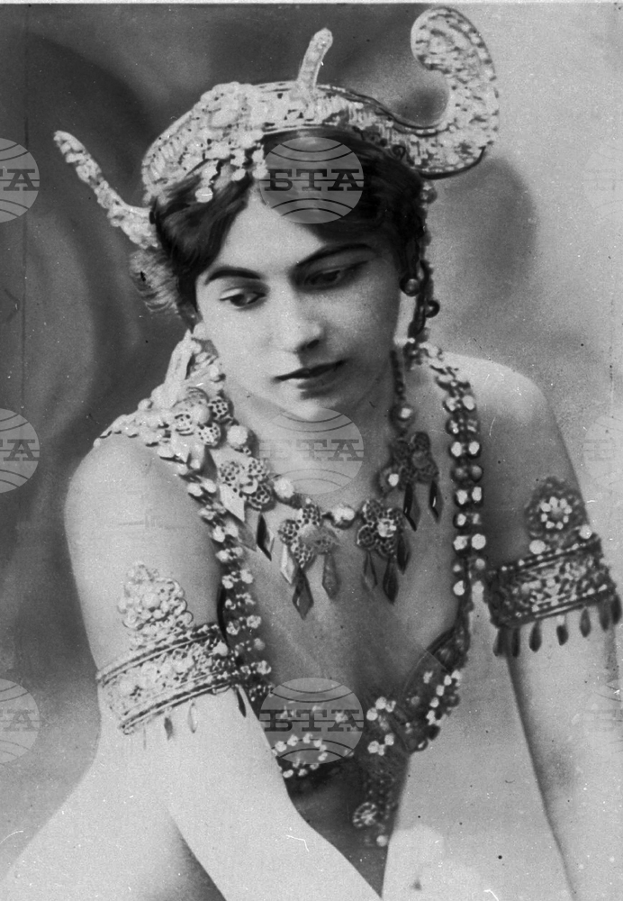 Сградата, в която е родена Мата Хари, изгаря на 19 октомври 2013 г.