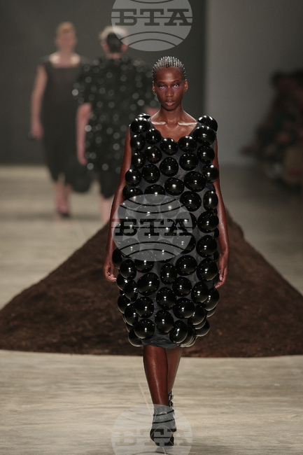 Brazil Fashion Leandro Castro