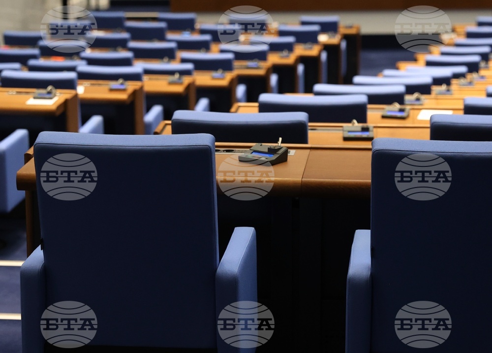 Общо 191 от 240 народни представители са имали неоправдани отсъствия от пленарни заседания през октомври