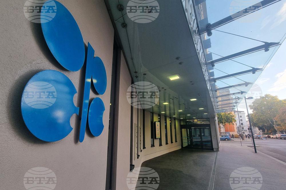 Петролът поскъпва с над 2 процента заради плана на ОПЕК+ за производството и опасенията за доставките