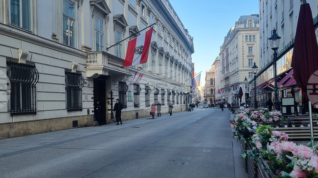 Австрийското правителство планира "Харта на ценностите" за лицата, имащи право на убежище 