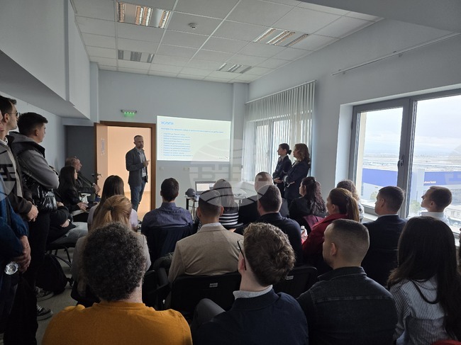 В "България Еър" бе организиран ден на отворените врати за всички, които мечтаят за кариера в авиацията