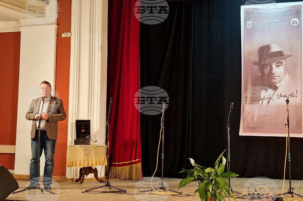 Свищов - Национален фестивал за стари градски песни „Георги Бейков" - откриване - Генчо Генчев