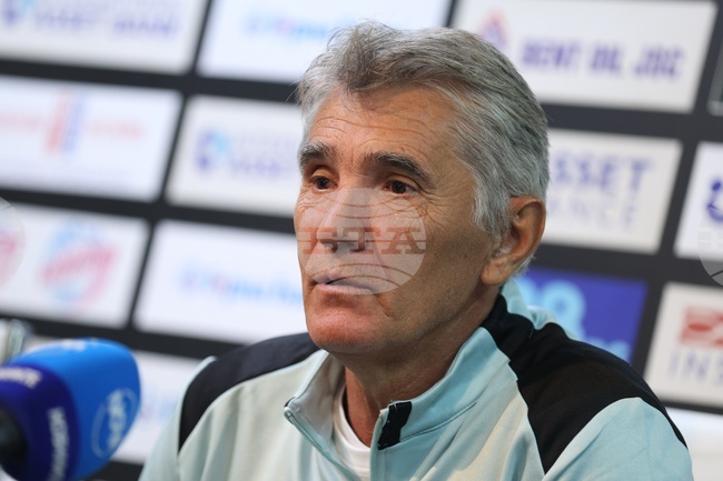 Заслужихме трите точки, свалям шапка на футболистите, заяви треньорът на Славия Ратко Достанич след победата срещу Септември