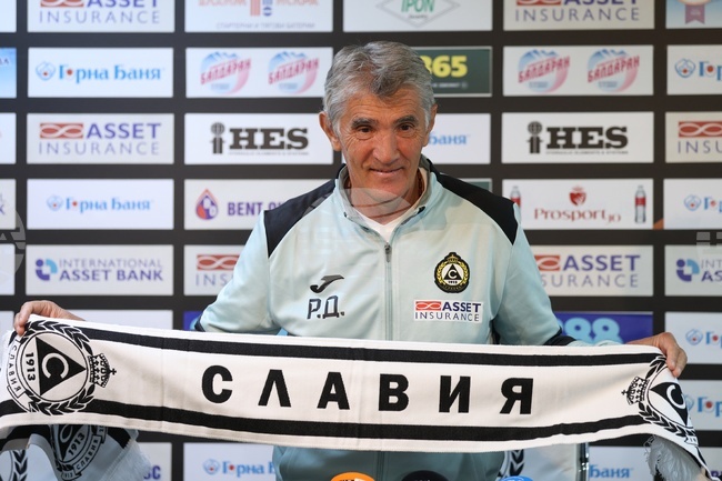 Ратко Достанич определи състава на Славия за гостуването в Пловдив