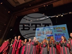 Сливен - „Избирам да работя в България“ - абсолвенти