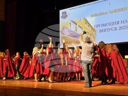 Сливен - „Избирам да работя в България“ - абсолвенти