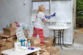 Ямбол - БЧК - помощи - раздаване