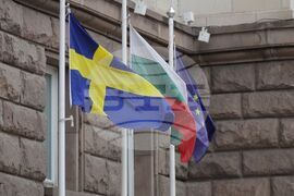 Посланик - акредитивни писма - знамена