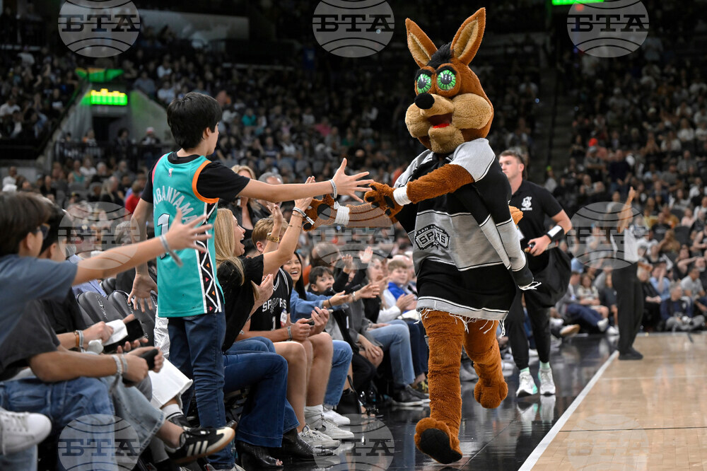 Spurs Arena Vote Basketball