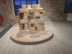 Павилионът на Турция на Венецианското архитектурно биенале 2025. Снимка: Ваня Сухарова/БТА