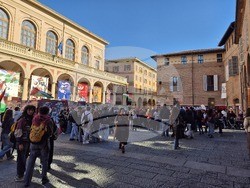 Италия - Болоня - протест