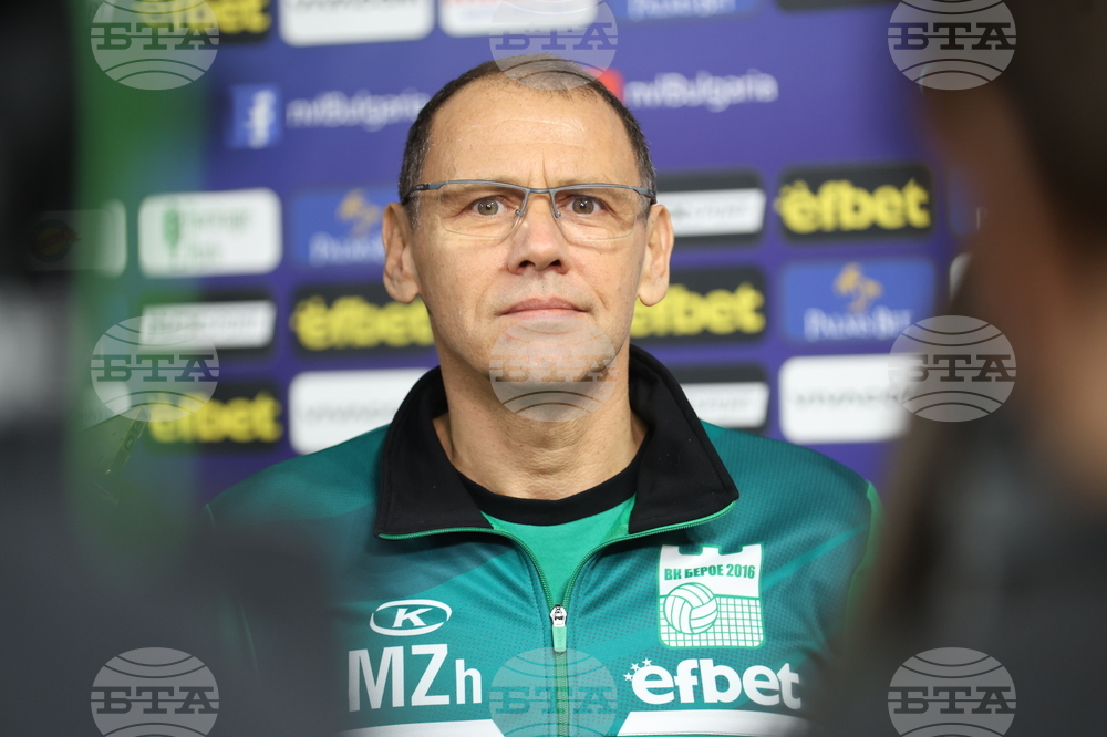 "Амбицирани сме да останем сред водещите отбори в България", каза пред БТА наставникът на волейболния Берое Мирослав Живков
