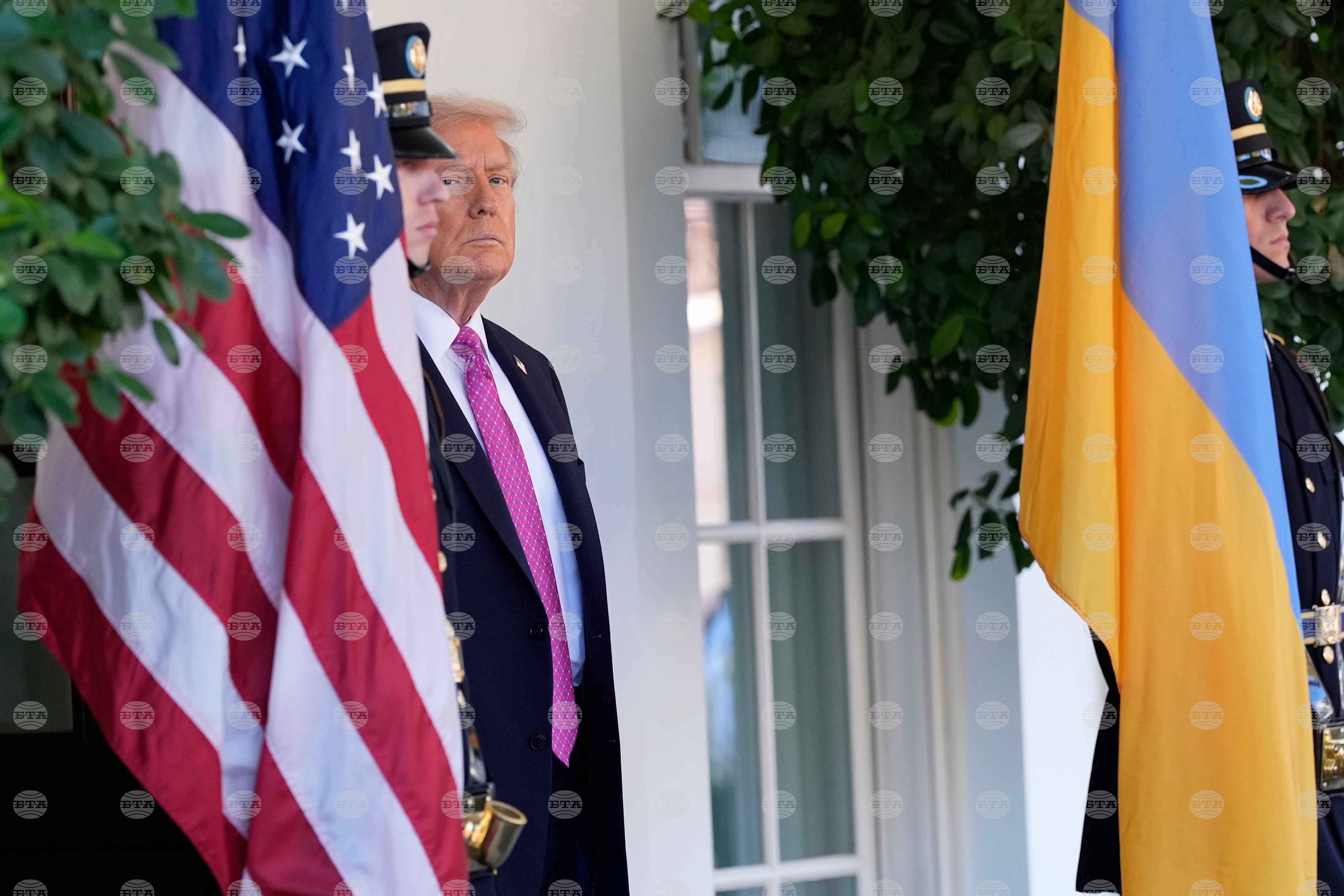 Украинският президент Зеленски е във Флорида, за да се опита да спечели подкрепата на Доналд Тръмп за мирния си план