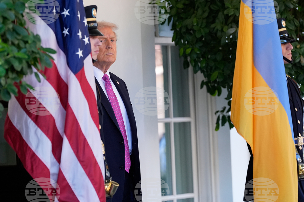 Украинският президент Зеленски пристига във Флорида, за да се опита да спечели подкрепата на Доналд Тръмп за мирния си план