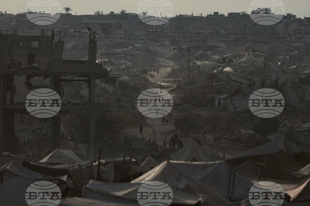 Девет убити при израелски обстрел срещу автобус в Газа, съобщи Гражданската отбрана на анклава