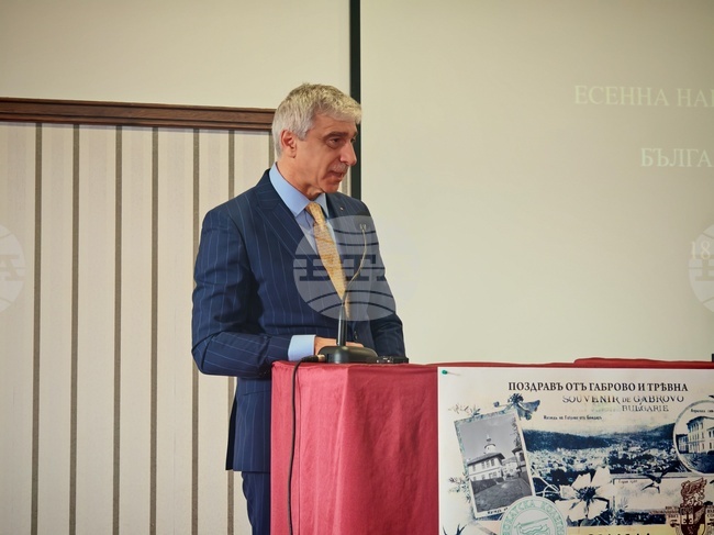 Правото на защита в България е абсолютна предпоставка към справедлив процес, посочи председателят на Висшия адвокатски съвет д-р Ивайло Дерменджиев