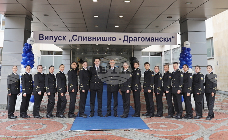 Third Class of Doctors Receive Officer Insignia at Military Medical Academy