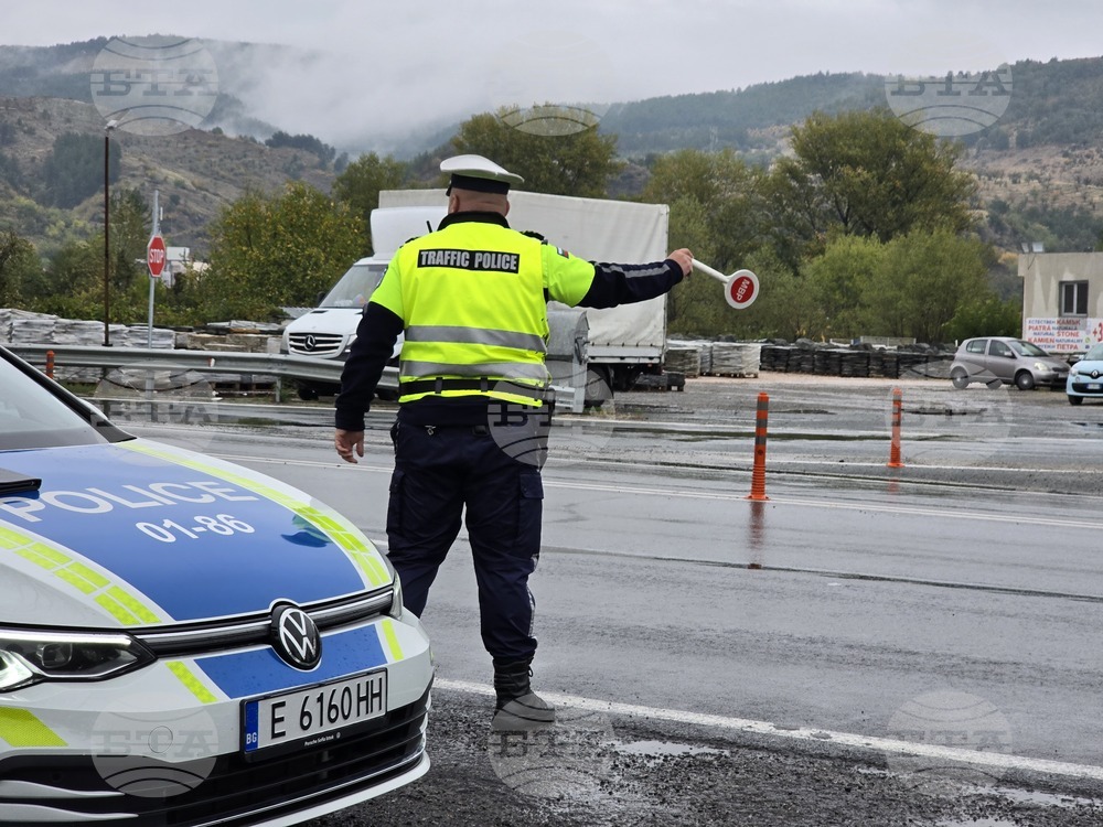 Заради репатриране на автокран се ограничава движението по пътя Търговище – Тутракан, въведени са обходни маршрути 
