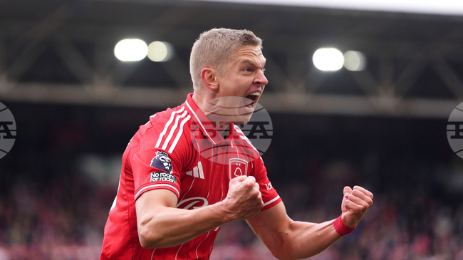 Нотингам Форест обмисля да прекрати наема на Олександър Зинченко