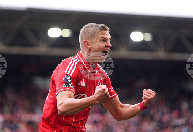 Нотингам Форест обмисля да прекрати наема на Олександър Зинченко