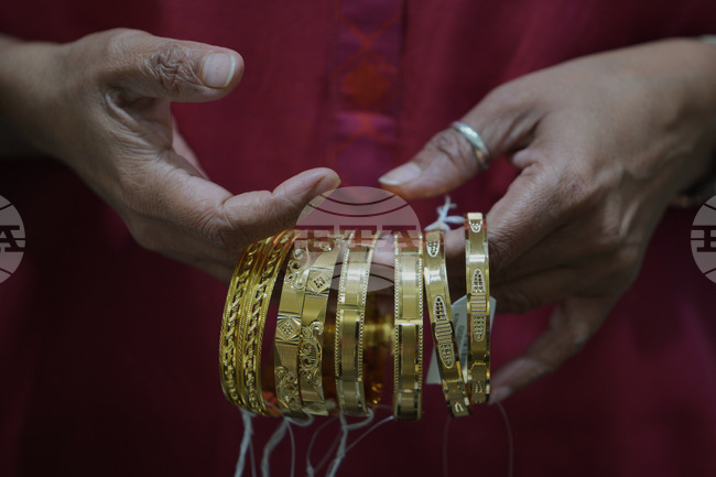 Цената на златото мина за първи път границата от 4400 долара за тройунция, среброто също е с рекордно висока стойност 