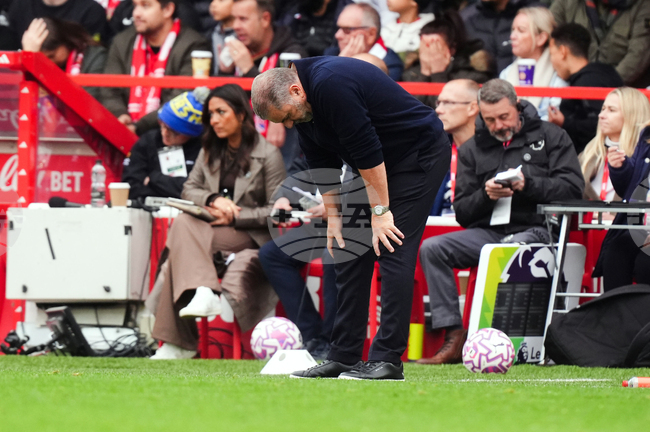 Нотингам Форест уволни мениджъра Ангелос Постекоглу след домакинската загуба от Челси