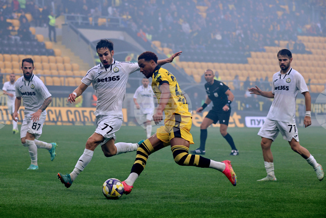 Ботев Пловдив достигна до успех срещу Славия след гол на Маскоте