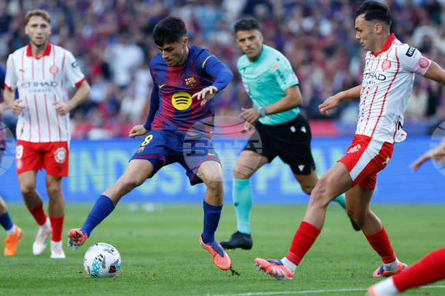 Педри ще бъде титуляр за Барселона срещу Атлетико Мадрид, съобщи треньорът Ханзи Флик