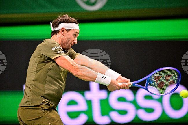 Каспер Рууд и Юго Юмбер достигнаха до финала на турнира по тенис в Стокхолм