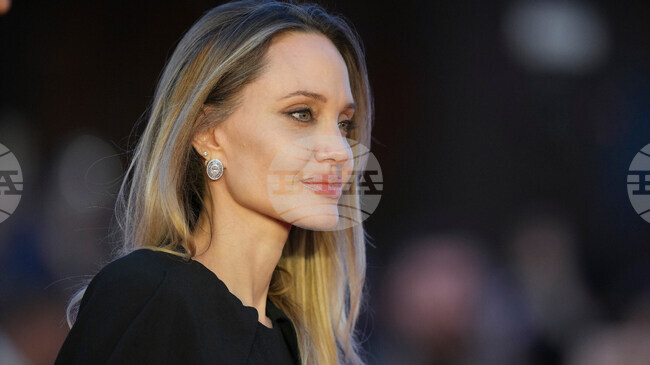 Актрисата Анджелина Джоли посети украинския град Херсон