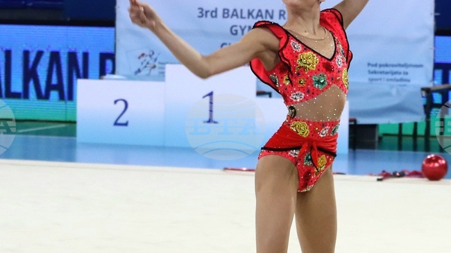 Сияна Алекова спечели контролното състезание за националния отбор по художествена гимнастика за девойки индивидуално