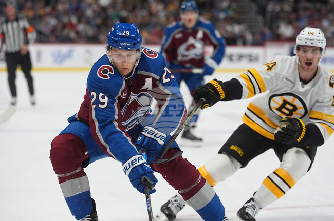 Нейтън Маккинън вкара два гола и лидерът по точки Колорадо Аваланш надви Бостън Брюинс в НХЛ