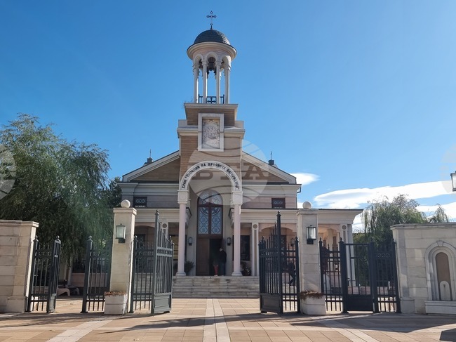 Ямбол - храм "Успение на Пресвета Богородица" - неделна литургия