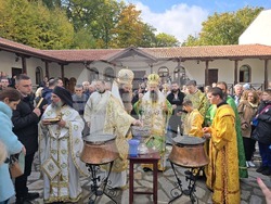 Руенски манастир - патриаршеска литургия - Отчовден